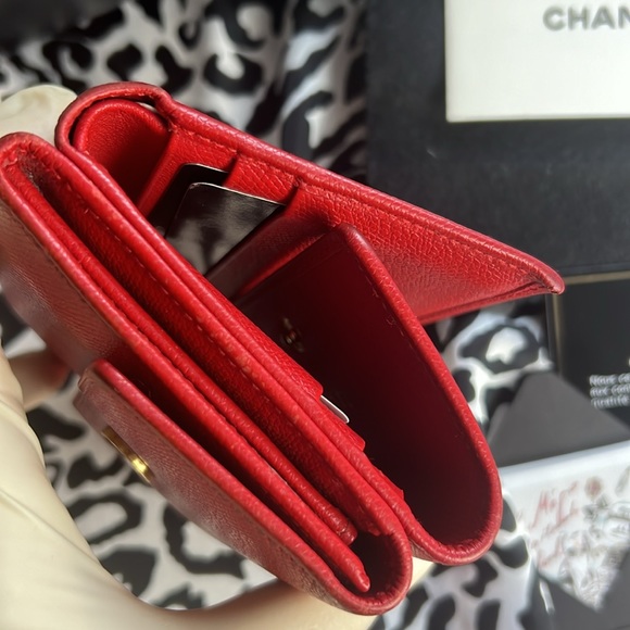 CHANEL Red Caviar Leather CC Logo Sevruga Caviar Wallet bifold box card Auth. - Picture 9 of 17